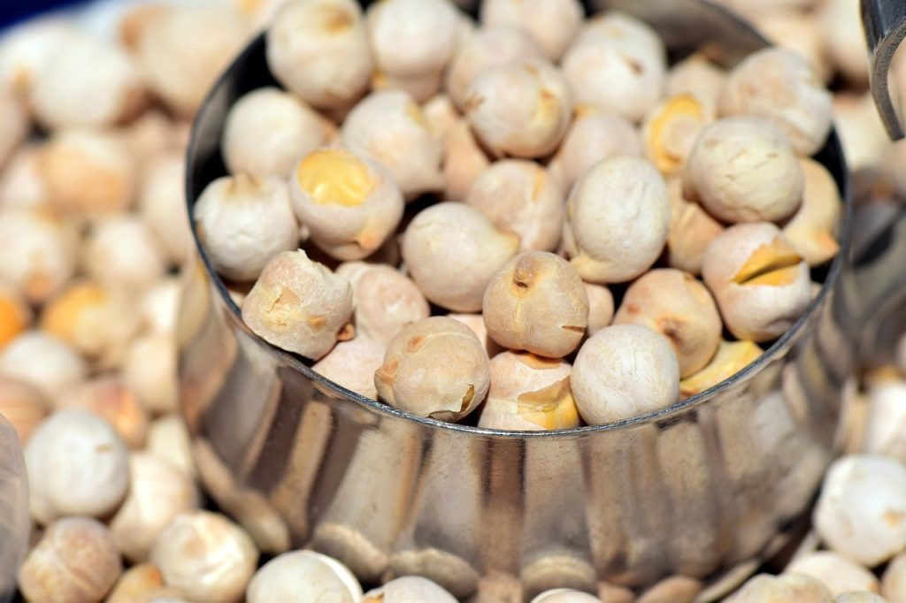 White Chickpeas Nutrition Benefits